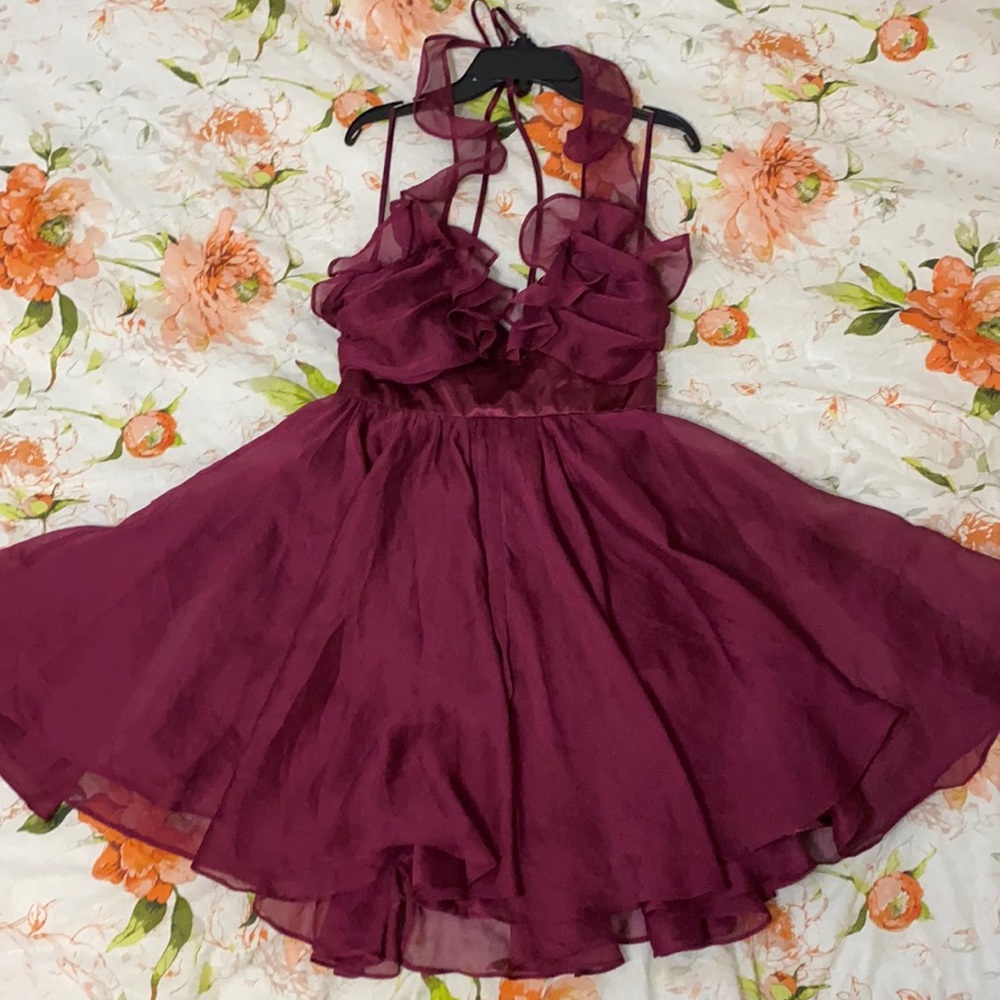 Arden B Plum colored halter party dress 💃🏾💃🏻💃🏼 Medium